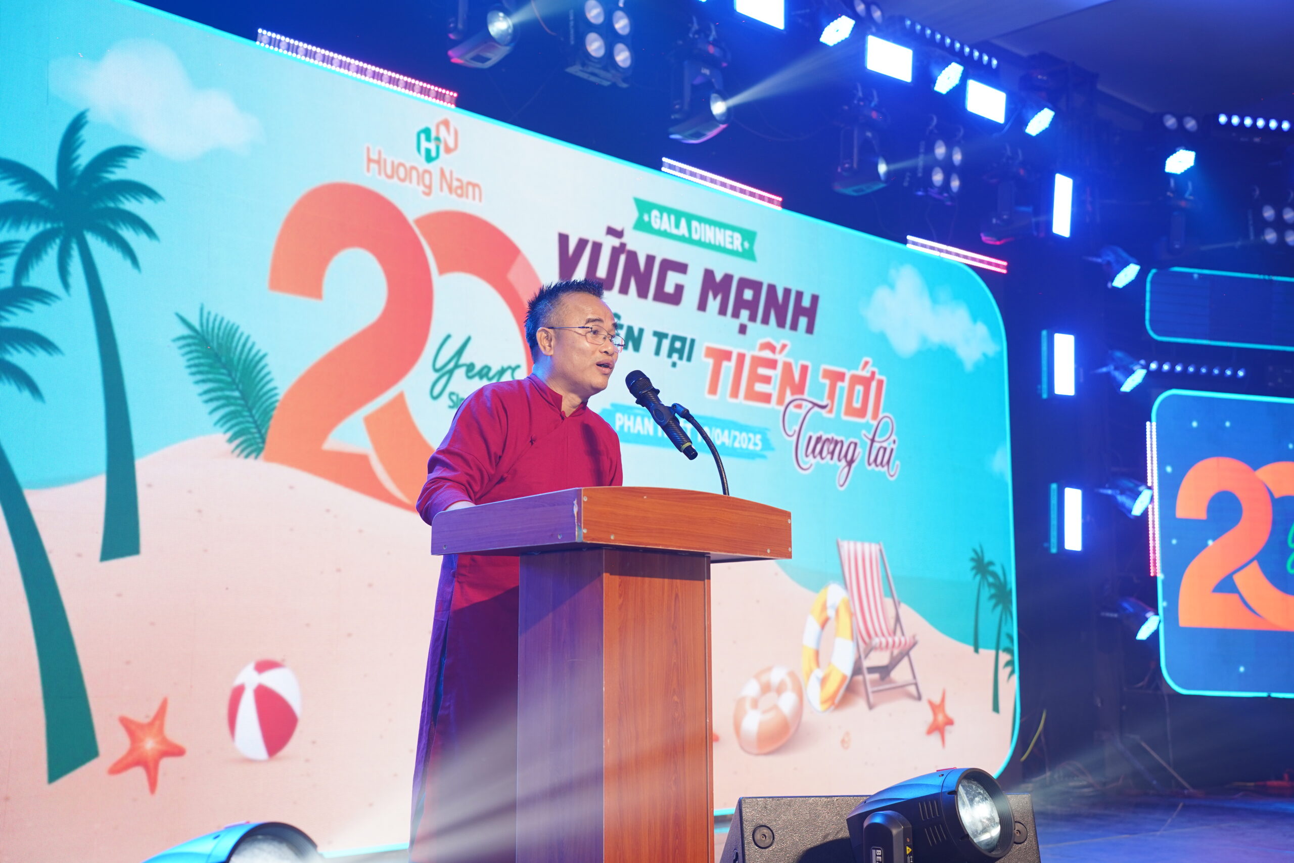 KỶ NIỆM 20 NĂM THÀNH LẬP CÔNG TY HƯỚNG NAM